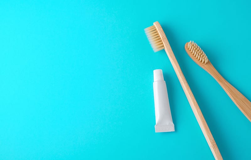 旅行用牙膏和牙刷